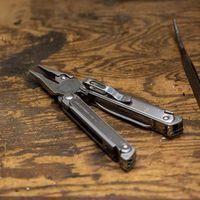 Мультитул Leatherman Free P2 (832638)